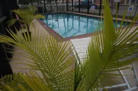 Riverside Hotel Hotels in Saint Bernard