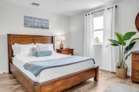 Great Hammcock Getaway, cozy home, hot tub, fire pit, beaches nearby.