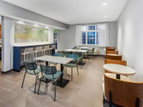 Spark by Hilton Rochester South Hotels in Rochester