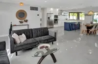 Modern 4 BR  - Heated Pool - Game Room - Arcades- Kosher Option