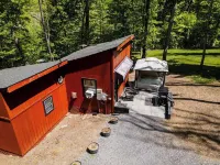 Rivah Retreat -River Front- Fishing -Hot tub Hotels near Cedar Creek Winery LLC