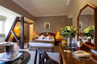 Ashdown Park Hotel - Pools