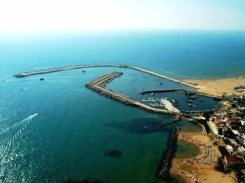 Terrace Overlooking the Sea Hotels in Vittoria