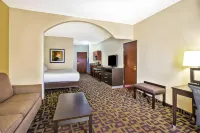 Holiday Inn Express & Suites Marysville Hotels in Marysville