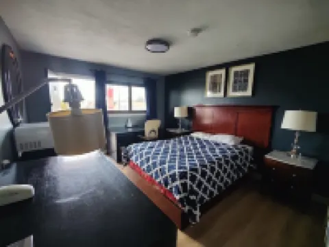 OYO Hotel Edgebrook Chicago North Shore