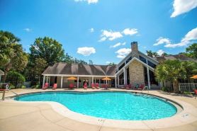 Great location! Beautiful and Gated 1B/1B Condo