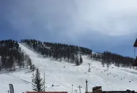 2 bedroom apartment overlooking the slopes Montgenevre Ski Resort附近的飯店