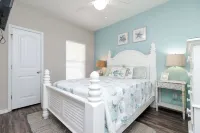 Fun 4 Bedroom Resort Pool Sleeps 12