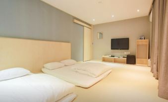 Boo Hotel