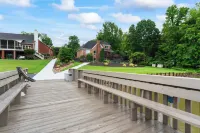 Leeloos on the Lake Sleeps 12