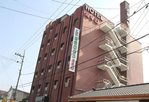 호텔 객실 내부