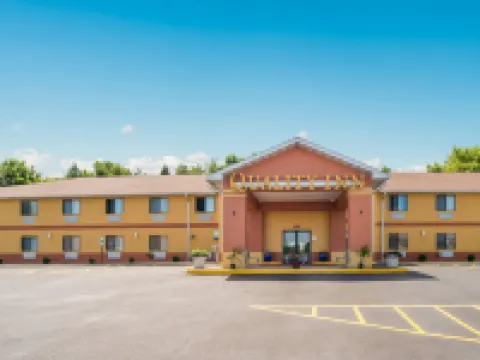 Quality Inn O'Fallon IL - St Louis Hotels in St. Clair County
