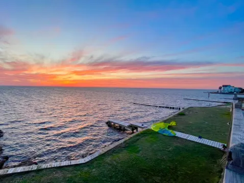 HEATED pool/waterfront/private pier/tennis/hot tub/kayaks/SUPs/8bed 6bath