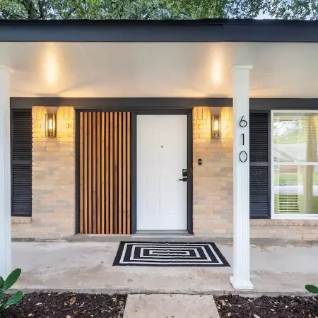 Tranquil Home by IAH, Shop&Dine