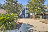 Pet-Friendly A-Frame Retreat Near Dtwn and Beaches! - spa