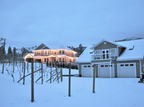 Starz Vineyard Vacation Rental