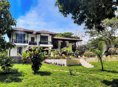 Casa Jacaranda Hotel Boutique by HMC -Cauca Viejo- Mayores de 14 años Отели в г. Херико