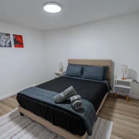 Spacious and Stylish Apartment Perfect for Your Getaway in Beverly!