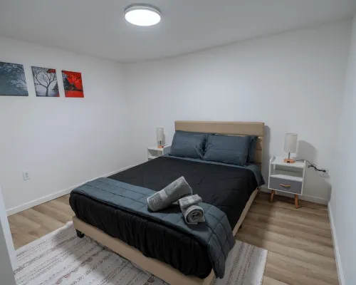 Spacious and Stylish Apartment Perfect for Your Getaway in Beverly! Hotels in Beverly