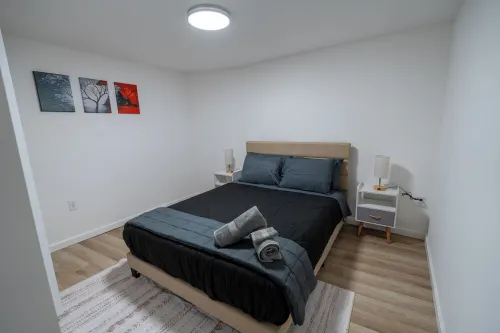 Spacious and Stylish Apartment Perfect for Your Getaway in Beverly! Hotels in Beverly