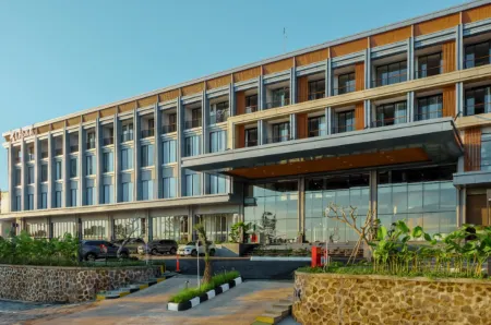 Laska Hotel & Resort Ciater Отели рядом с достопримечательностью «Kiara Pool Ciater Spa Resort»