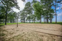 New Listing - Cape Royale Tree House w/ Fire Pit – Direct Lake Access