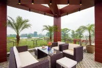 ELIVAAS Ivory Estate Pet-friendly Farm