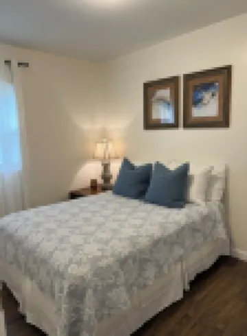 Charming 3-bedroom house in wonderful Erie with AC, WiFi, large driveway