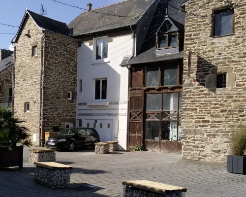 Charming fisherman's cottage on the port Hotels in Plerin