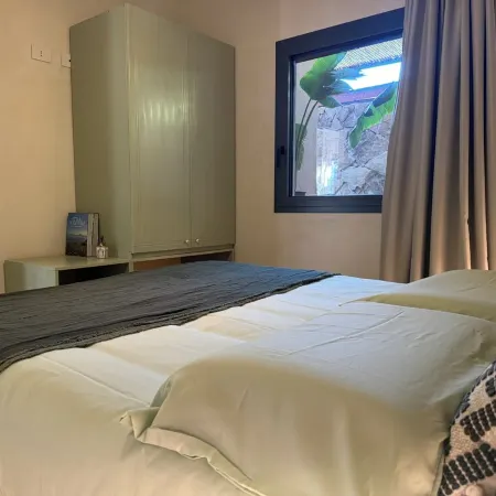 Dependance Armonia, with garden and jacuzzi just 100 meters from the sea