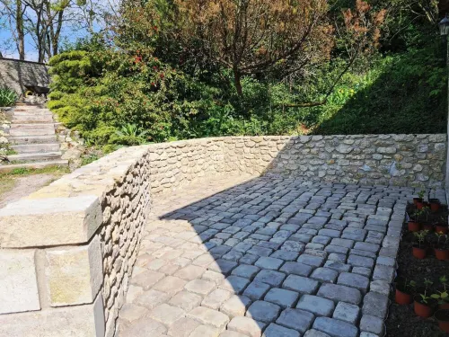 "Un Oasis de Tranquillité en Plein Centre Ville" Hotels in Bléré