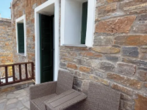 Charming 1-bedroom house in delightful Andros with WiFi, AC, endless views
