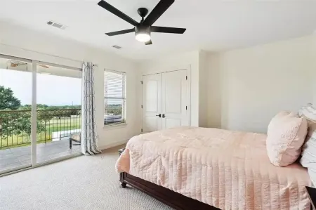 15 Acre Hill Country Ranch w/ Fenced Pool & Trails Отели рядом с достопримечательностью «Lake Lyndon B. Johnson»