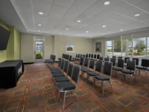 โฮม2 สวีทส์ บาย ฮิลตัน แจ็คสันวิลล์ รัฐนอร์ทแคโรไลนา โรงแรมในOnslow County