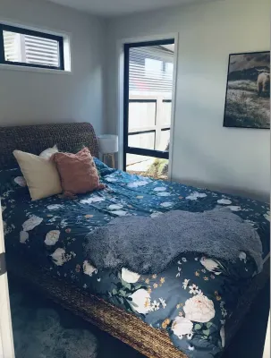 Unique and modern self contained unit with total privacy and amazing views. Hotels in Lower Shotover