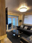 Bungalow Bliss: Recently Renovated 3 Bedroom Stay Hotels in Cheadle