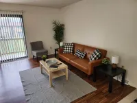 Chic 1 Bd Great for Travel Professionals!