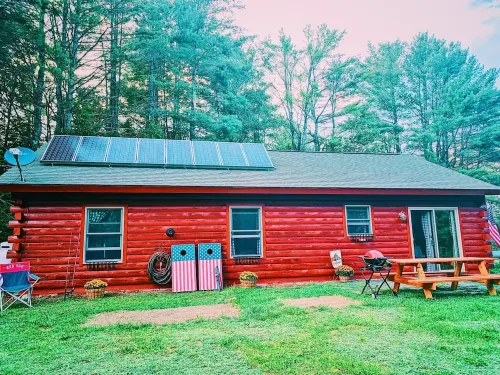 Cozy 2-bedroom cabin in welcoming Sangerville with WiFi