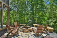 The Gem: Gated Luxury Mtn Home - Hot Tub/Sauna/Basketball/EV Charger/Hiking