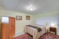 Maine Retreat w/ Ocean Views, Walk to Downtown! - Wifi