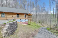 Furnished Deck & Fire Pit: Serene Marshall Cabin! - Wifi