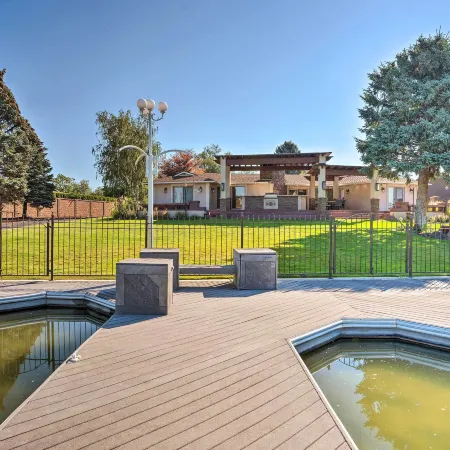 Moses Lake Retreat w/ Salt Water Hot Tub!