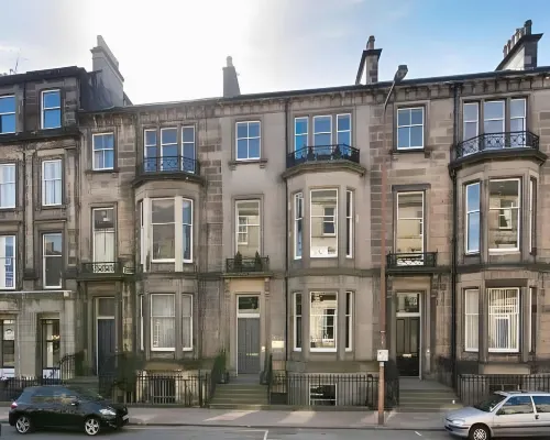 Palmerston Suites Hotels near Corstorphine