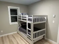 Mountain Retreat-Scenic Views-Charming 3-bedroom House-WiFi, AC, Family Room