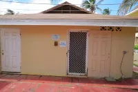 Palm Place 2-bedroom condo in Frigate Bay with WiFi, AC, close to all amenities Hotels in 