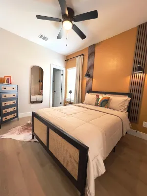 Lucky Lux Private Modern House Hotels in North Houston