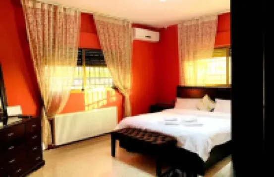 Laura’s Modern Stylish & Wide Villa  호텔