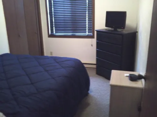 2-bedroom apartment in Underwood. Great monthly rates. 30 Day Minimum. Hotels in McLean County