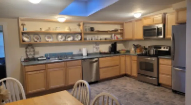 BAYVIEW APARTMENTS A2nd floor Apartment across the street from Camden Harbor.