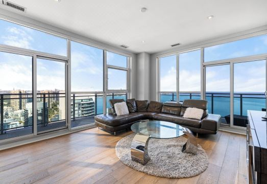Upscale Penthouse with breathtaking unobstructed views, Toronto - 2026 ... - Unobstructed Waterfront Views From Penthouse Rentals